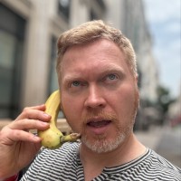 Hinge Employee Roland Gauthier's profile photo