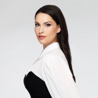 Jelena Uzelac Email