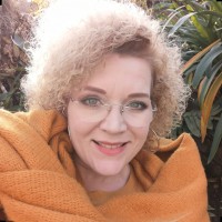 Roos van Haeff Email