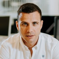 Víctor Rodríguez Heredia Email