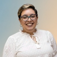 Luana Saraiva Email