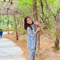 Elegant Silver Employee Meenakshi Kodnani's profile photo