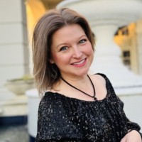 Karen Rose Email