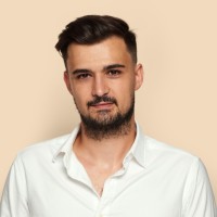 Alex Bakó Email