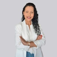 Luciana Medeiros Email