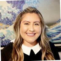 Crystal Vázquez Email & Phone Number
