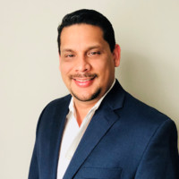 Vantage Data Centers Employee Roberto Solano's profile photo