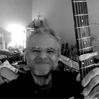 self employeed musician Employee Allan Quinde's profile photo