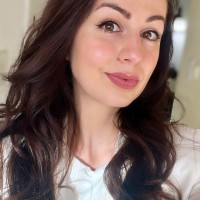 Language Inspired Employee Yoanna Postompirova's profile photo