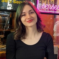 Ezgi Genç Email