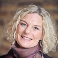 Nuala Ryan Email
