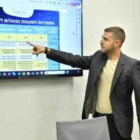 Expert - Financial Solutions Employee Dan Grinberg's profile photo