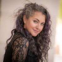 Embee Studio Employee Beth Bell's profile photo