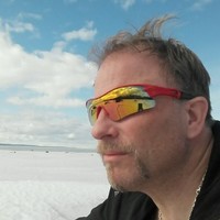 Peter Hultberg Email