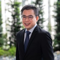 Raymond Lee Email