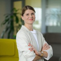 Eva Remic Email