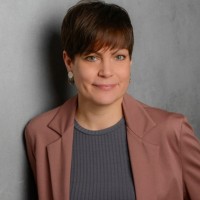 Nina Riehl Email