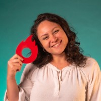 Nayara Santos Email