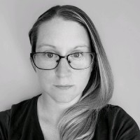 Avril Tracey Email