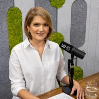 Anna Karanik Email