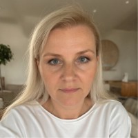 Oracle Employee Sandy Jones's profile photo