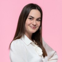 Réka Tóth Email