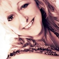 Suzanne Hughes Email