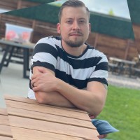 Suited Connector Employee Kevin Halstead's profile photo