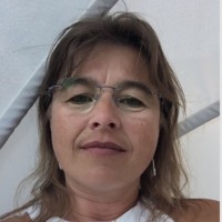 Isabelle Gomes Email