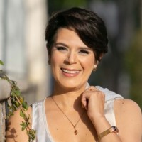 On Stage Lab Employee Aline Duda's profile photo