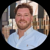 Gareth Llewellyn Email & Phone Number