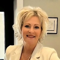 Discovery Senior Living Employee Deborah Hoffman's profile photo