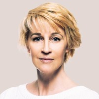 Lenka Bartová Email