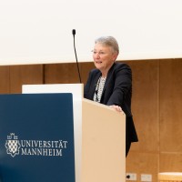 Barbara Windscheid Email