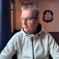 Harry Hendriks Email