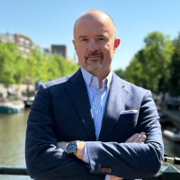MacIek Mikucki Email