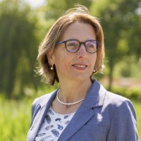Lianne van Oord Email