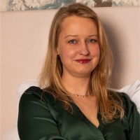 Lindsey van Raemdonck Email