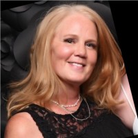 Ethos Veterinary Health Employee Julie Hendry's profile photo