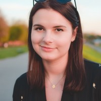 Karolina Grela Email