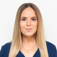 Karolina Szabo Email