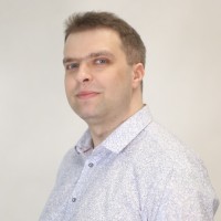 Marek Kamiński Email