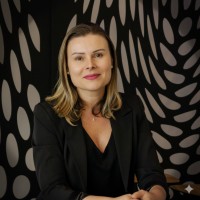 Suéli Knevitz Email