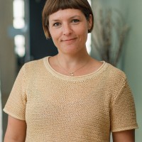 Anna Henrichsen Email & Phone Number