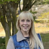 Elizabeth Bradshaw Email & Phone Number