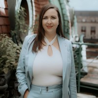 Surmesur Employee Carly Cumpson's profile photo