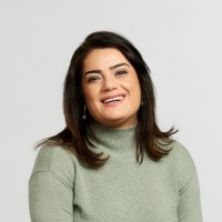 E-mail e número de telefone de Solmaz Shahalizadeh