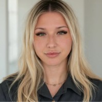 Helena Smith Email & Phone Number