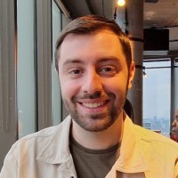 Uni Compare Employee Harry Jones's profile photo