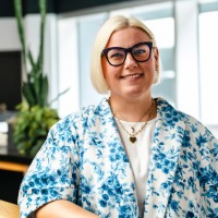 Erin van Zee Email & Phone Number